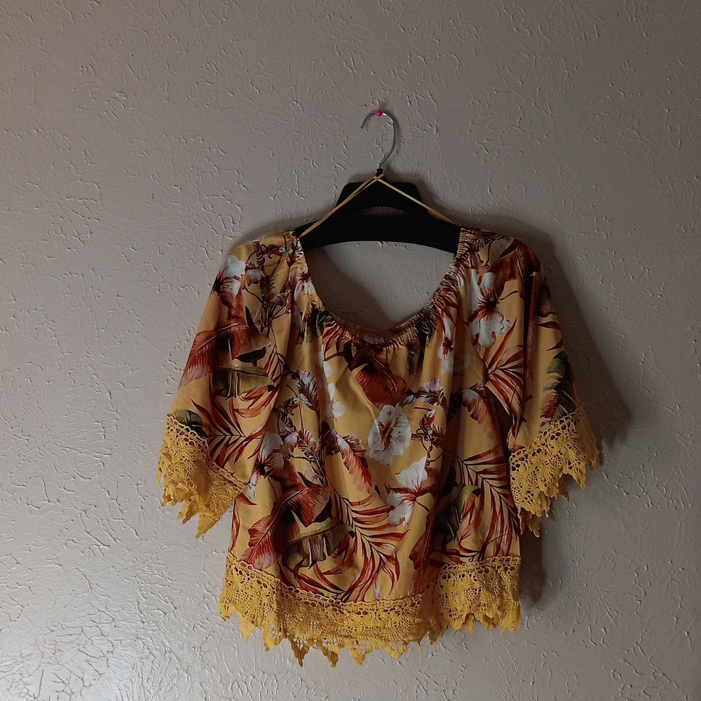 HELLO MISS women's top (S) yellow with multi colors